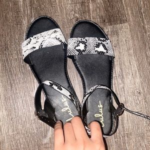 Lulu’s | snake print sandals